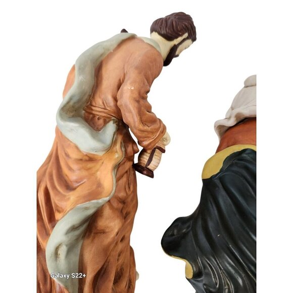 Hand Painted Porcelain Nativity Set 3 Piece Mary Joseph and Baby Jesus Figurines - Picture 4 of 7